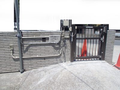 門扉施工中写真1
