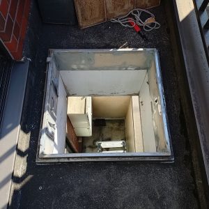 改修中（錆止め塗布）